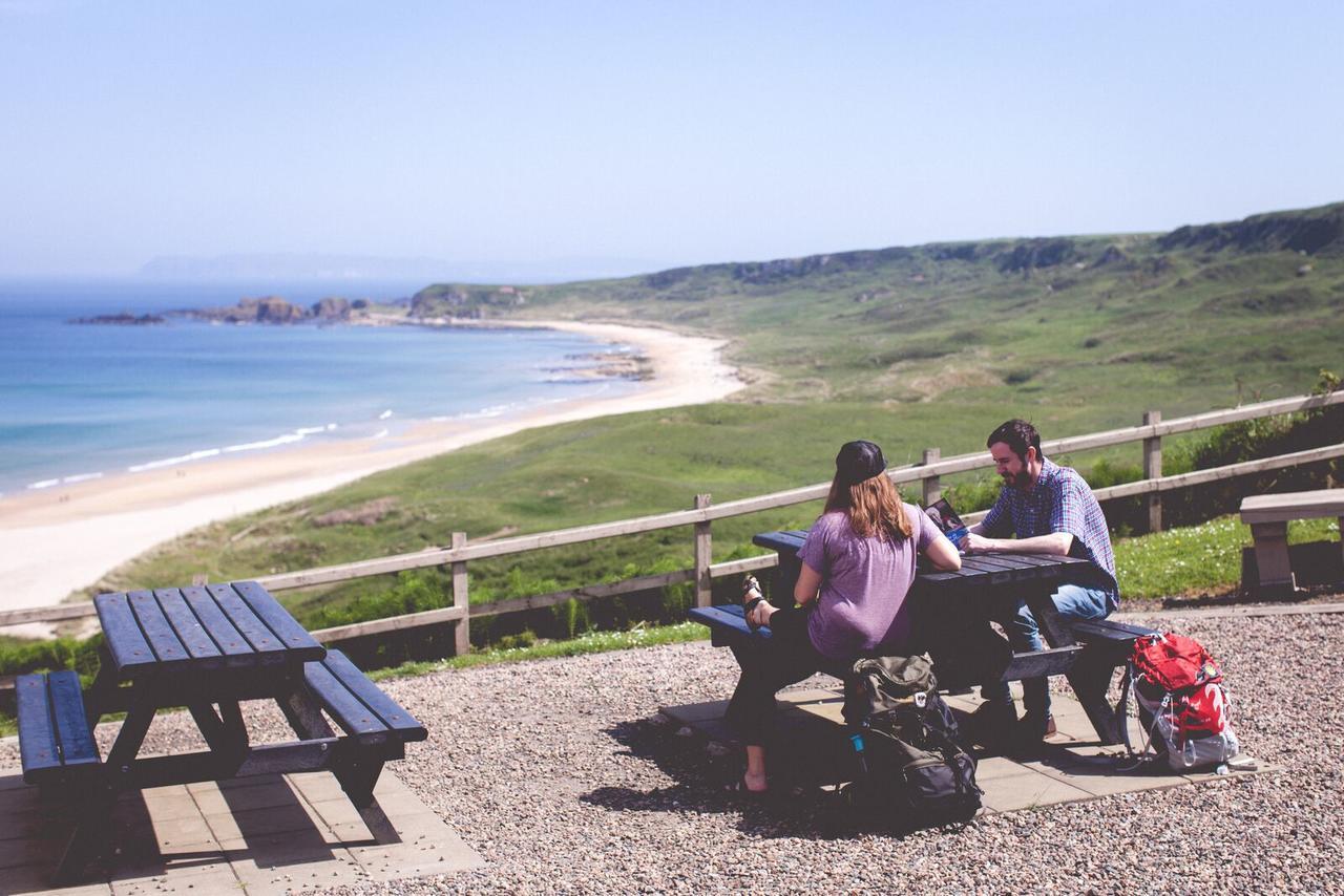 White Park Bay Youth Hostel Баллинтой Экстерьер фото